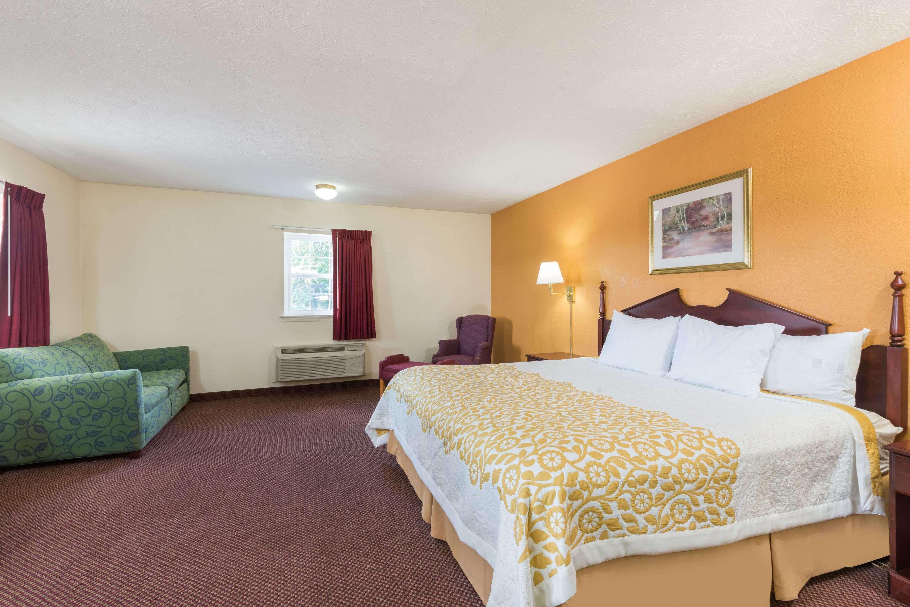 Days Inn By Wyndham Amherst Exterior foto